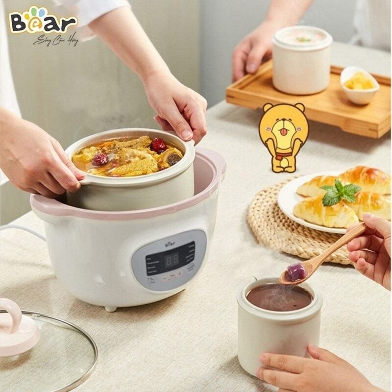 Cùng mẹ vào bếp làm món canh gà hầm táo đỏ siêu bổ dưỡng