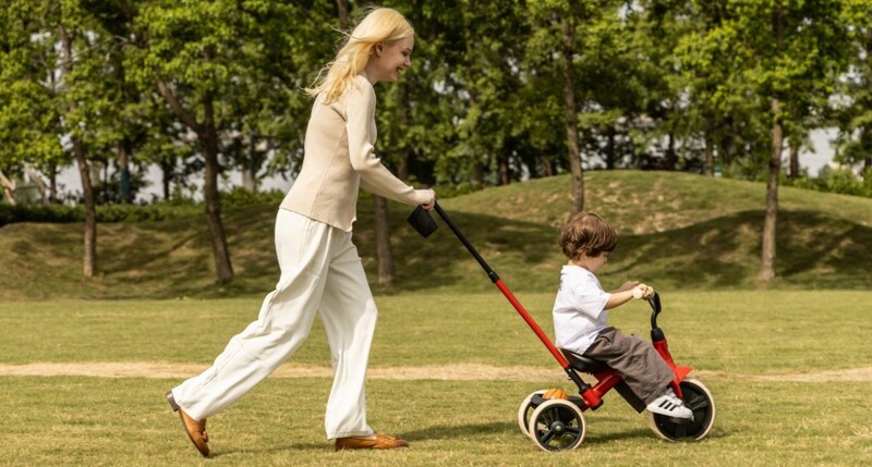 Xe đẩy ba bánh Qplay