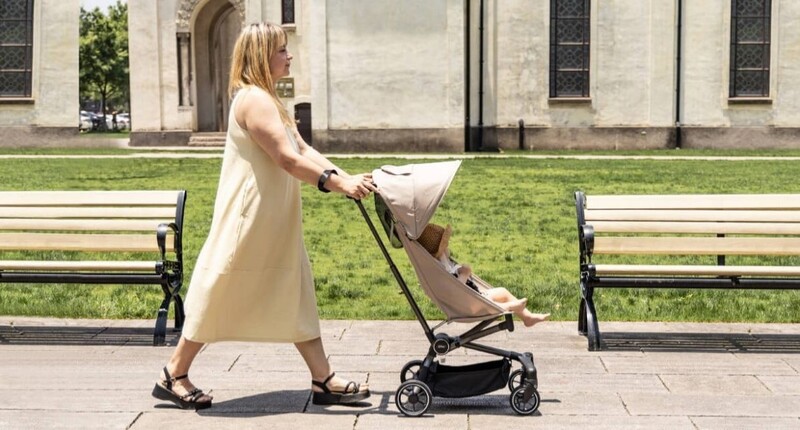 Xe đẩy trẻ em Qplay