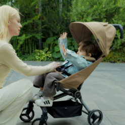 Thiết kế dạng nôi và mái che mới, linh hoạt hơn